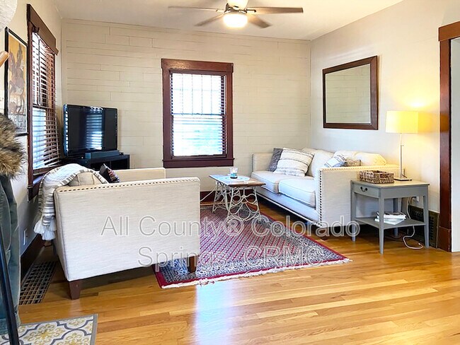 Building Photo - 525 Custer Ave