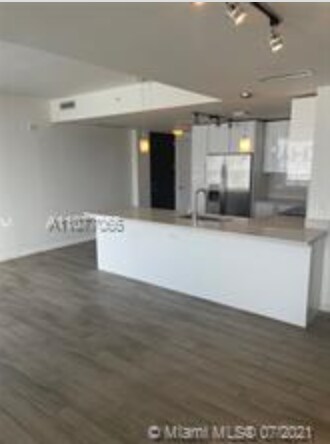 Foto del edificio - 999 SW 1st Ave