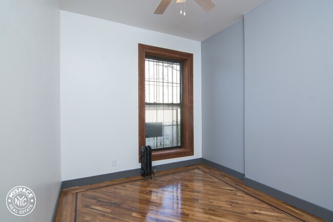 Building Photo - 1539 Pacific St