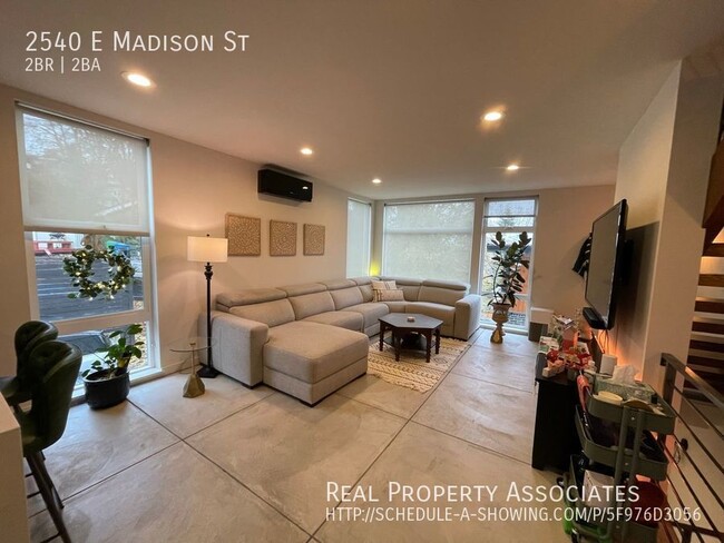 Foto del edificio - Madison Valley Townhouse