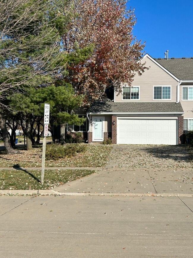 Building Photo - 7425 Wistful Vista Dr