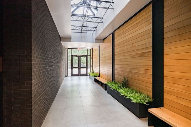 Foto del edificio - 131 E Broad St