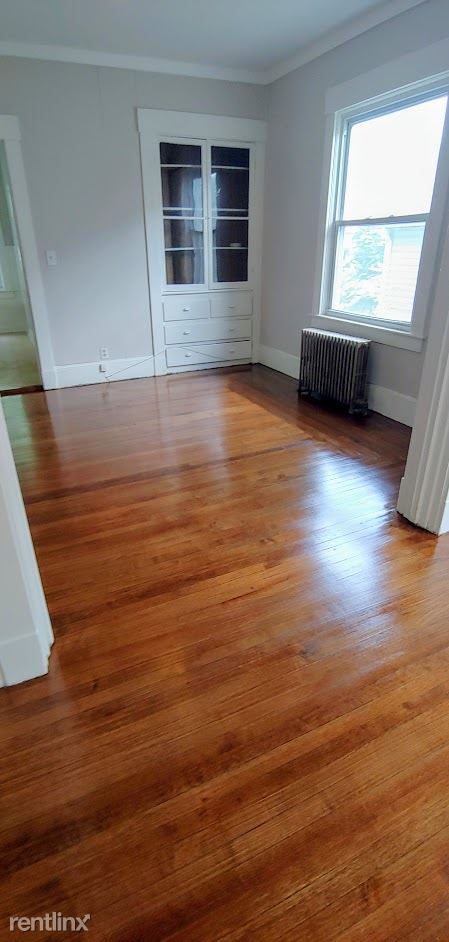 Building Photo - 3 br, 1 bath Apartment - 48 Richmond St #2