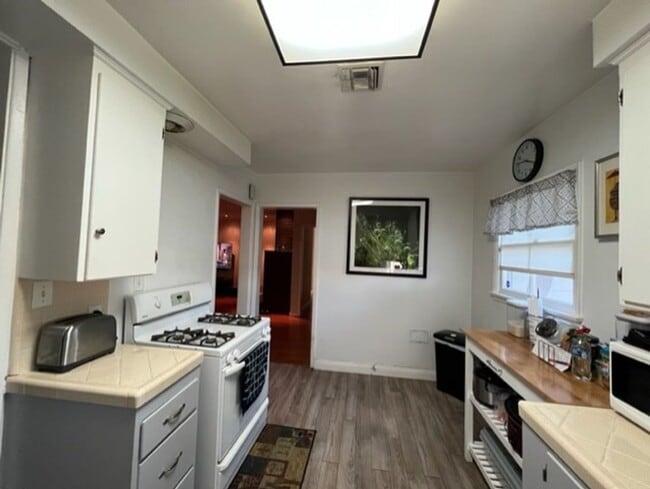 Building Photo - GREAT NEIGHBORHOOD ON A QUIET CUL-DE-SAC 4...
