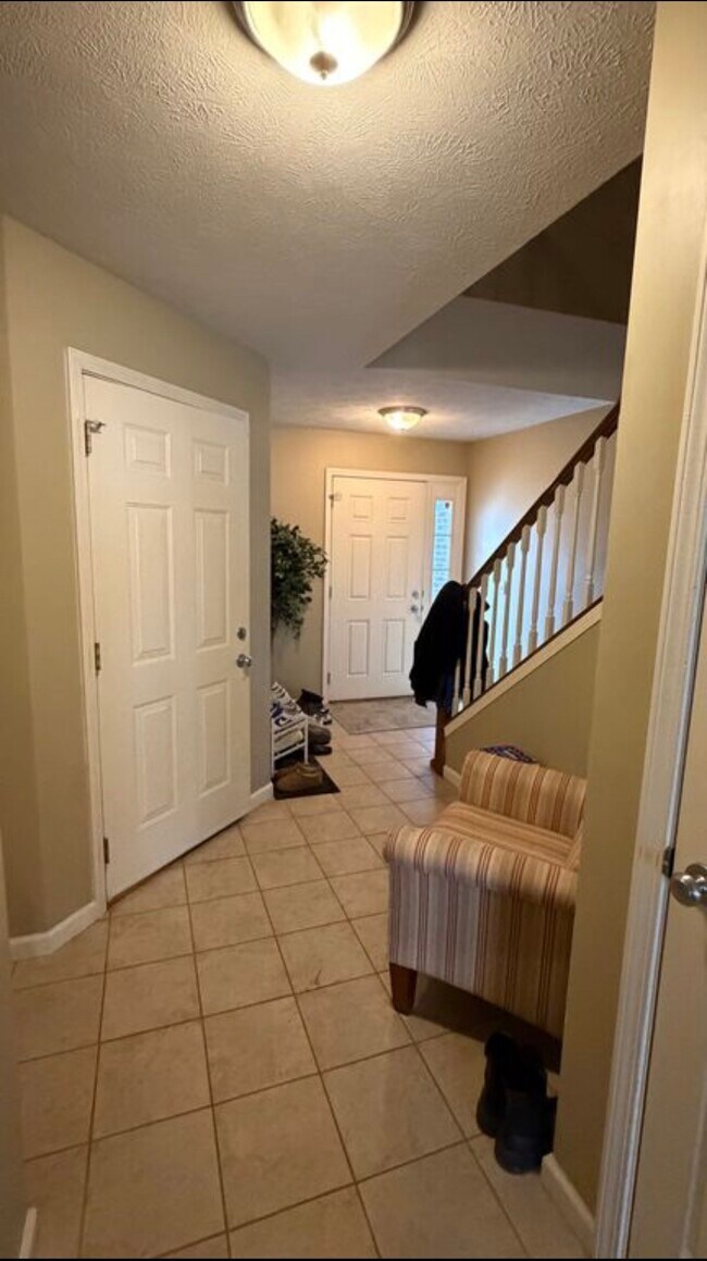 Foto del edificio - 1110 Ekstam Dr