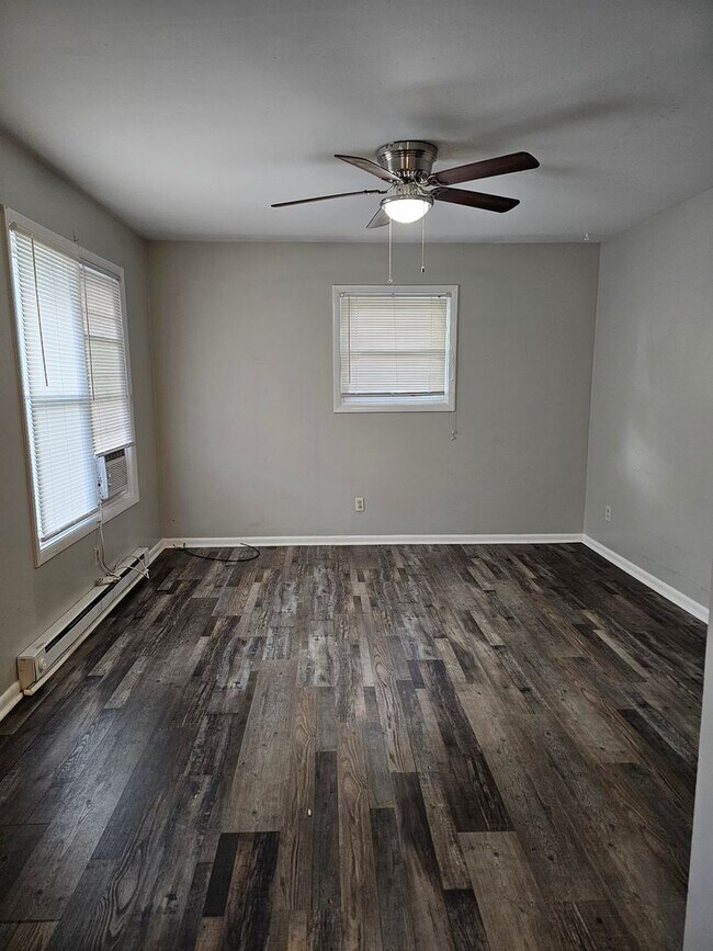 Building Photo - 115 Blakemore Cir