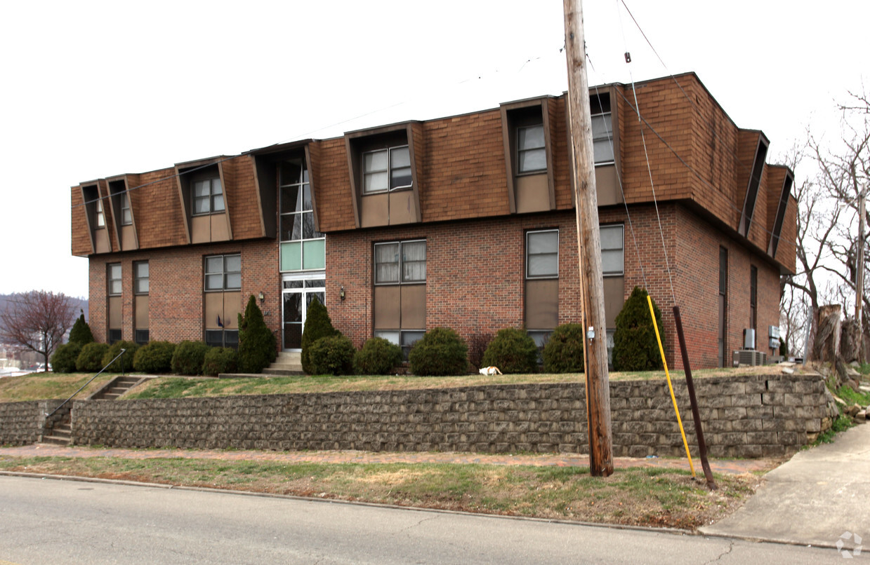 Primary Photo - Bill Hill Apartments