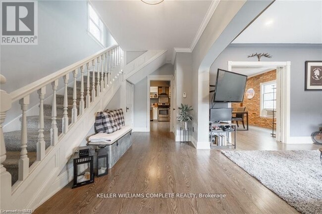 Building Photo - 29 Bertie St