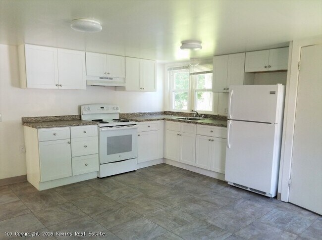 Kitchen - 144 Summer St