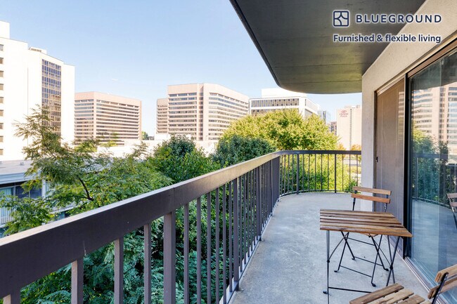 Building Photo - 1425 S Eads St