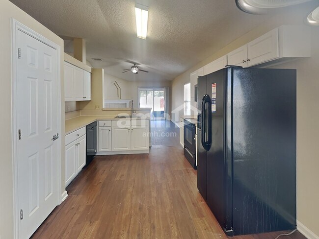 Foto del edificio - 1836 Northglen Cir