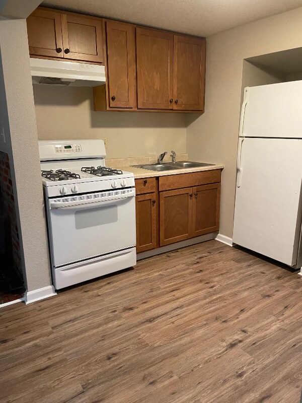 455 W Gloucester St Unit B, Gladstone, OR 97027 Room for Rent in