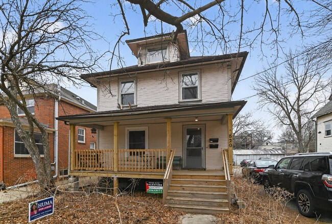 Building Photo - 820 E Dayton St