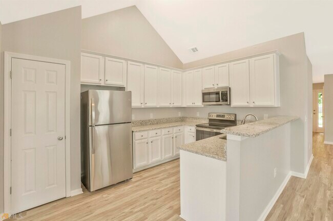 Building Photo - 3295 Bridle Brook Dr NE