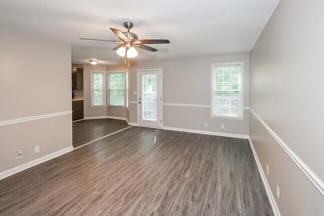 Building Photo - Lovely 3 Bedroom Home in Clarksville!
