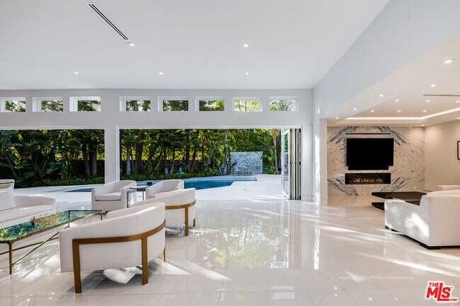 Foto del edificio - 16601 Park Ln Cir