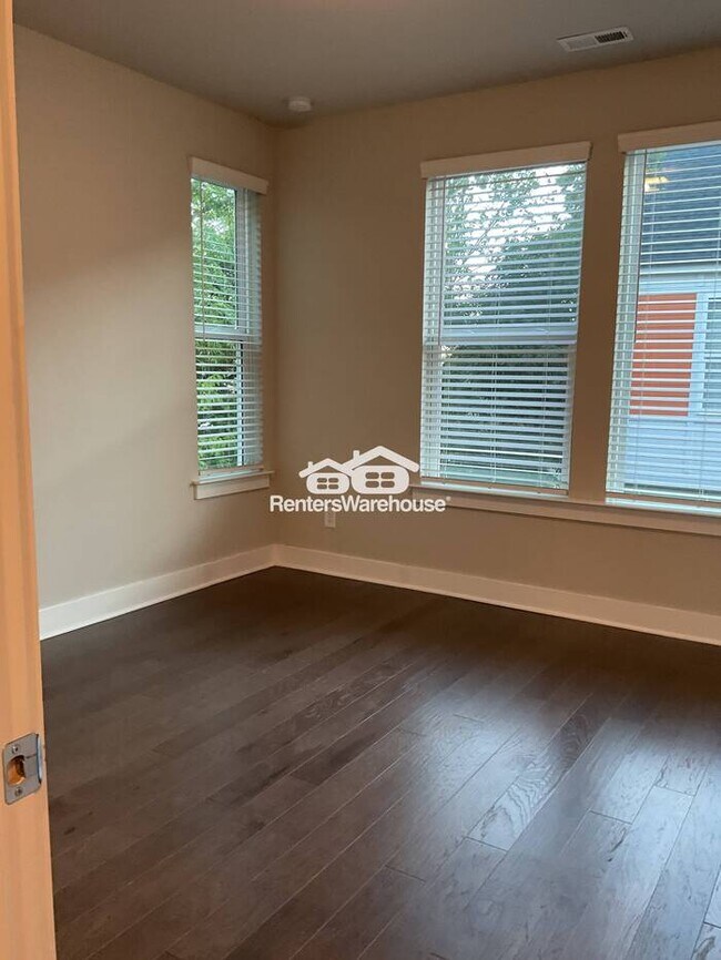Foto del edificio - ***NOW OFFERING 1 MONTH FREE RENT WITH LEASE SIGNED BY 1/31/2026*** Stunning 2 Bed / 2.5 Bath End...
