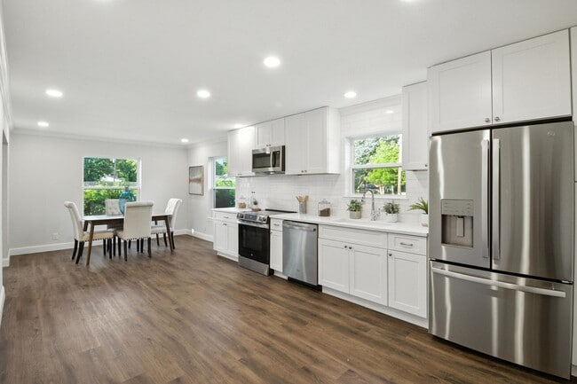 Foto del edificio - 4816 W Mockingbird Ln