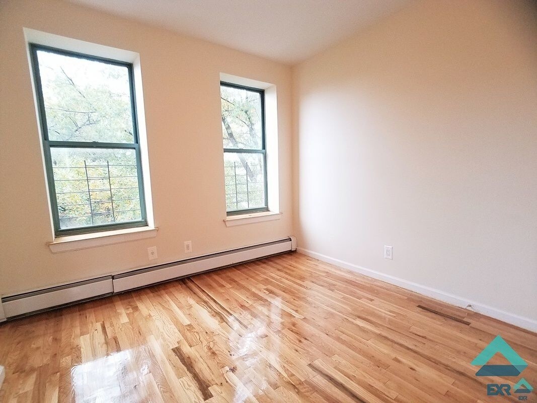12 Menahan St Unit 3R, Brooklyn, NY 11221 Apartment for Rent in