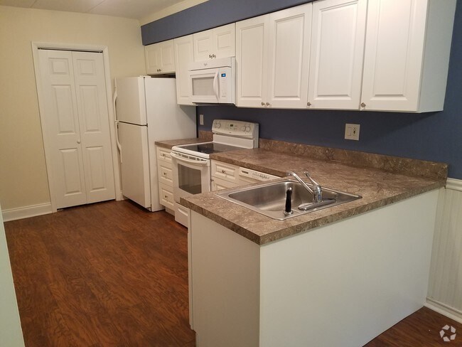 Building Photo - 300 Campbell Cir