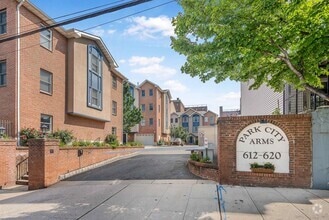 Building Photo - 620 38th St
