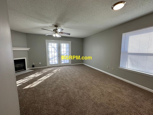 Foto del edificio - 2 BD, 1 1/2  BA, townhome in Sherwood