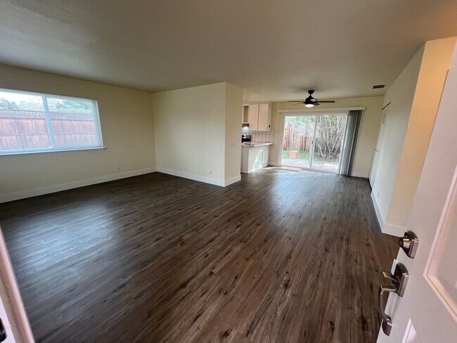 Foto del edificio - Newly Remodeled 3 bedroom 2 bath home in a great Location.