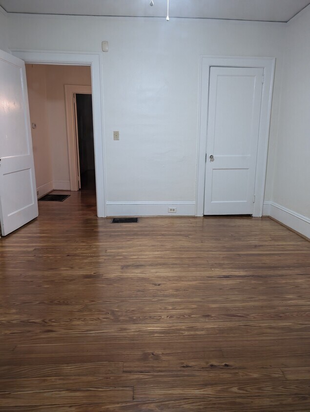 Bedroom - 657 Woodland Ave SE