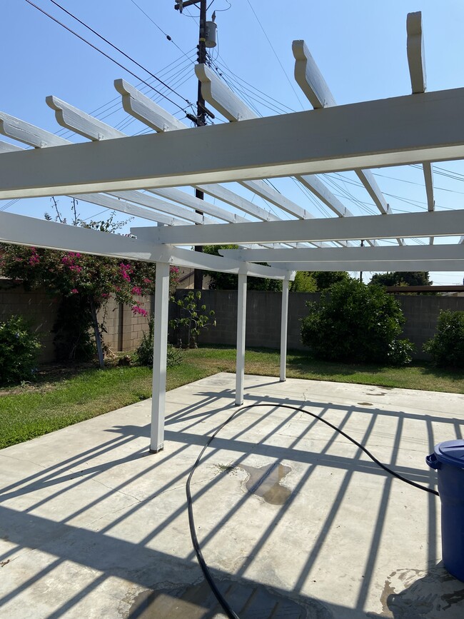 Pergola - 1004 Bunbury Dr