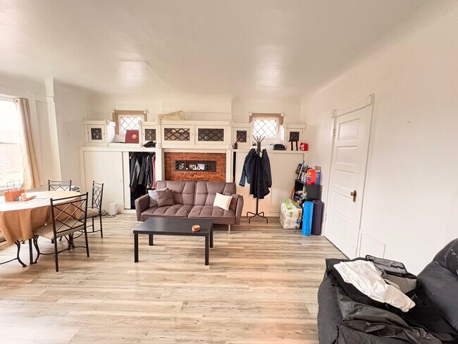 Foto del edificio - 5718 Ellsworth Ave