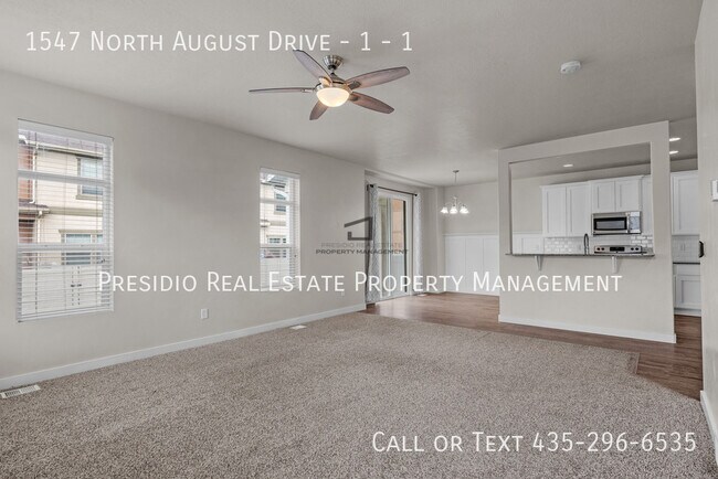 Building Photo - 1547 N August Dr