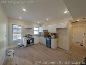 Building Photo - 5-7 Lowell Cir Unit #2