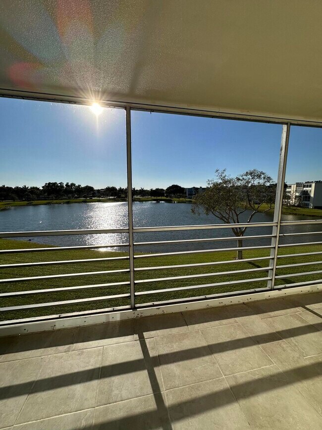 Foto del edificio - 3085 Cornwall E