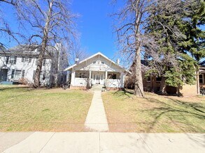 Building Photo - 921 4th Ave N