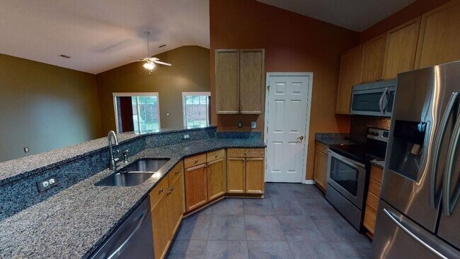 Foto del edificio - 2117 Heathwood Dr NE