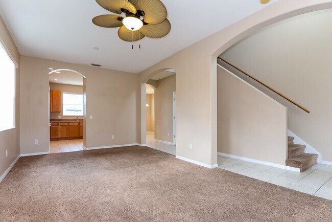 Building Photo - 2613 Palesta Dr