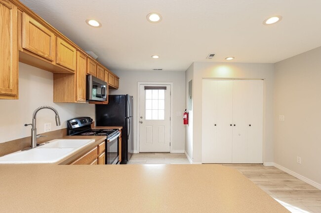 Foto del edificio - Sullivan Duplex