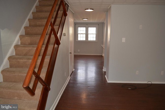 Building Photo - 356 Krams Ave