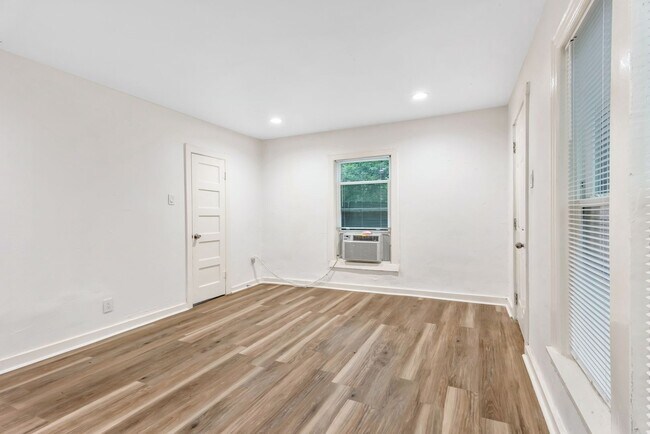 Foto del edificio - 425 E Sears St