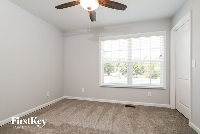 Building Photo - 471 Gin Mill Dr