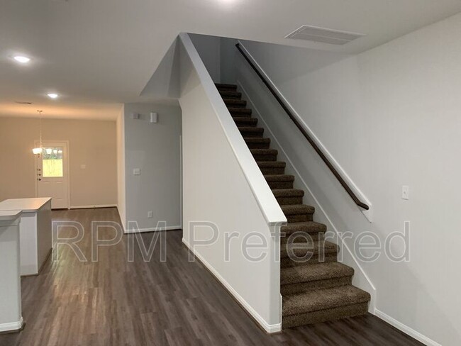 Building Photo - 7522 E Maxroy St