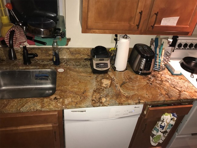 Foto del edificio - 224 McCutcheon Ln