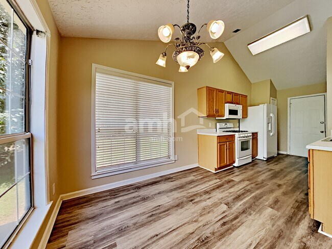 Foto del edificio - 2510 Baysridge Dr NW