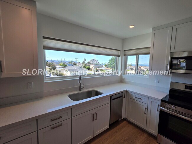 Foto del edificio - AVAILABLE NOW - 1 Bed, 1 Bath Morro Bay Apartment with Ocean View