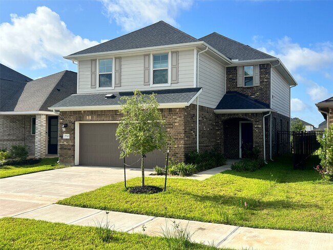 Building Photo - 27103 Blue Pool Dr