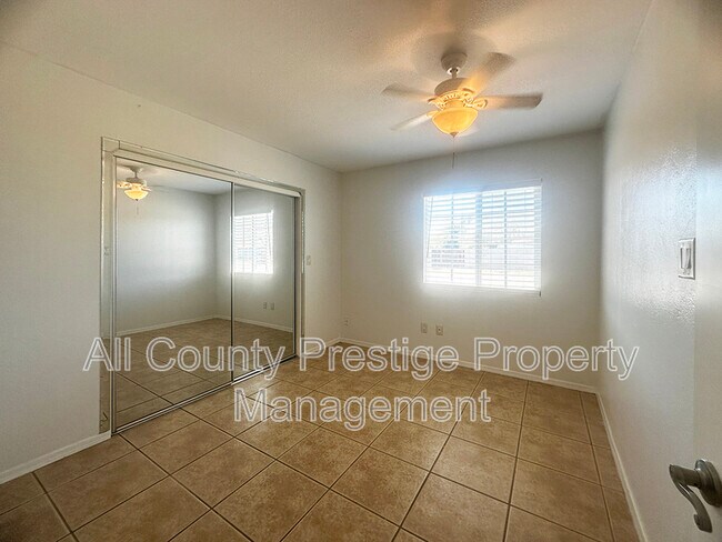 Building Photo - 803 N Lizanne Way