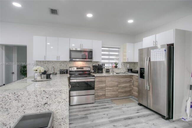 Foto del edificio - 1445 NE 181st St