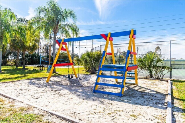 Foto del edificio - 2004 Royal Bay Blvd