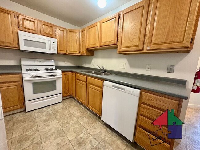 Foto del edificio - Beautiful Milton 2 Bedroom - Attached Garage!