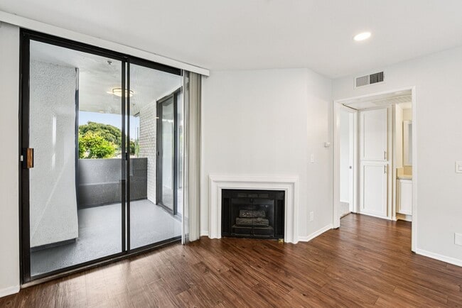 Interior Photo - 1223 Federal Ave
